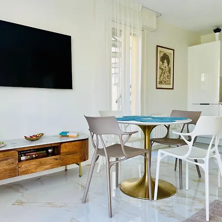 شقة Sunny Riviera - Walk To - Terrace - أنتيب