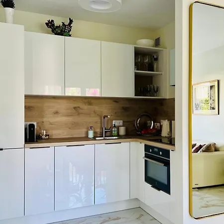Sunny Riviera - Walk To - Terrace - شقة