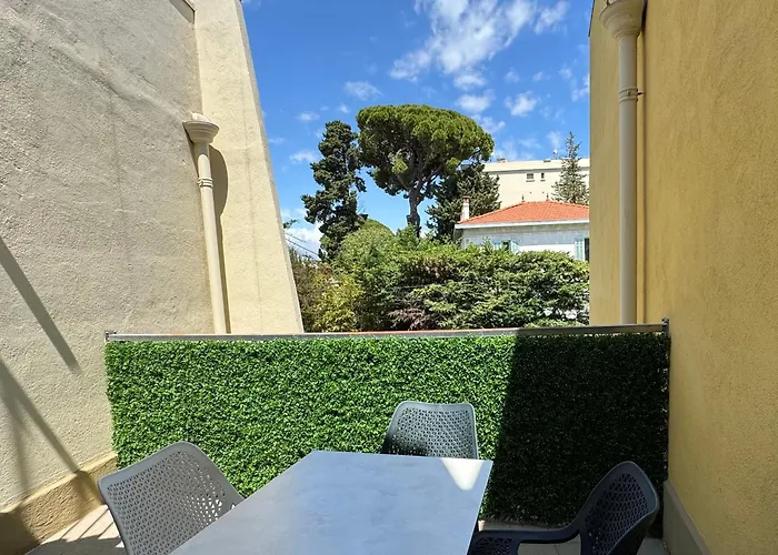 Sunny Riviera - Walk To - Terrace - شقة *